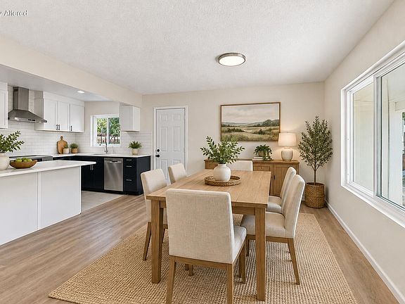 5th image of 10247 Salmon Creek Rd