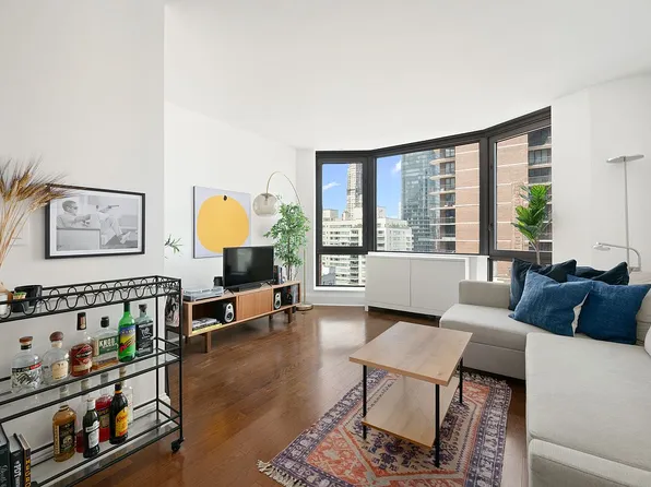 300 E 64th St APT 21B, New York, NY 10065