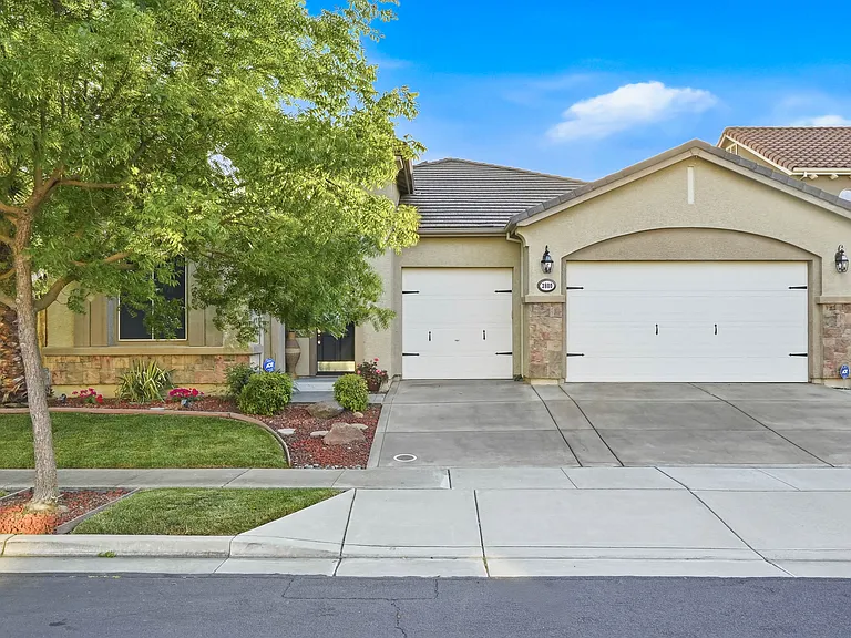 3800 Spalding Ct — Photo 6