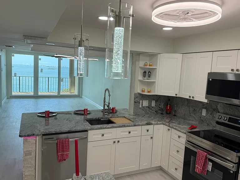 2530 Gary Cir #1802 — Photo 9
