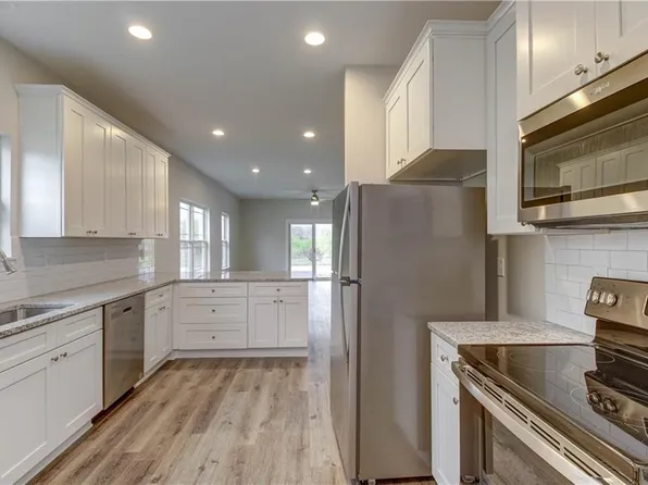 16466 Blair St, Gardner, KS 66030
