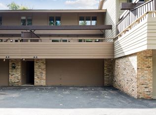 190 Birnamwood Dr, Burnsville, MN 55337