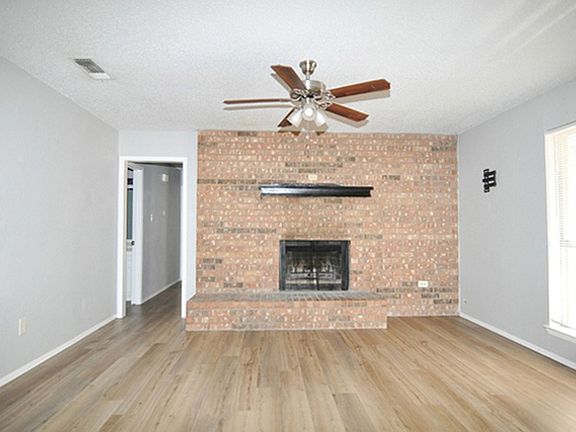 4th image of 2323-2325 Miguel Ln