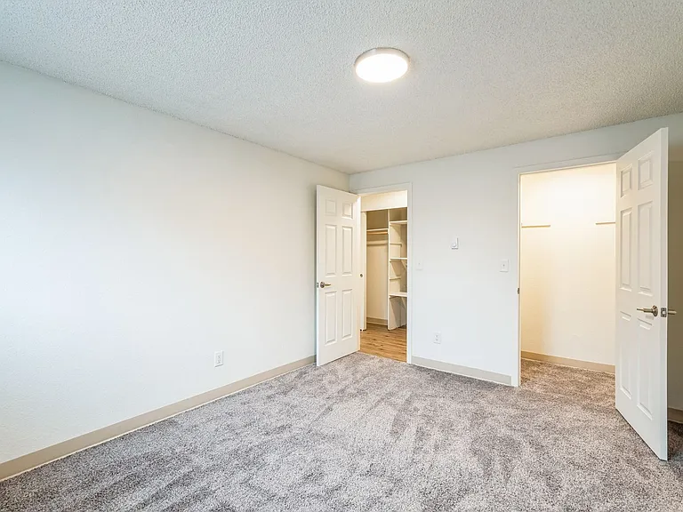 The 1800 Place Apartments — Photo 40