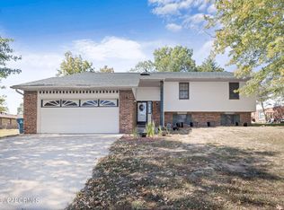4908 Woodhaven Dr, Jefferson City, MO 65109