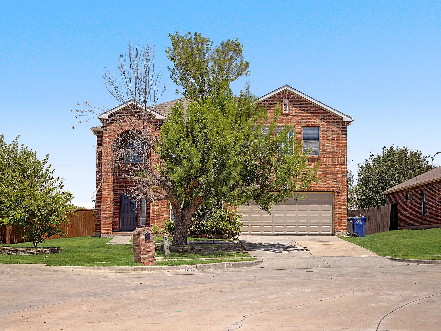 4 bed, 2.5 bath, 2478 sqft, $2,400 — Photo 3