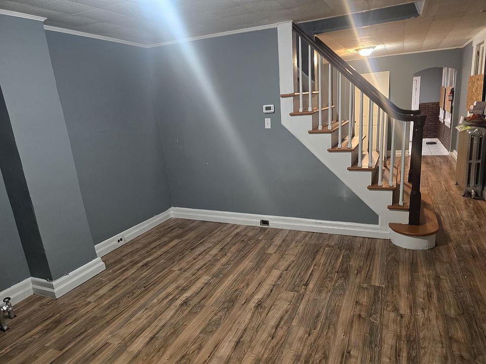 1st image of 509 Centre St