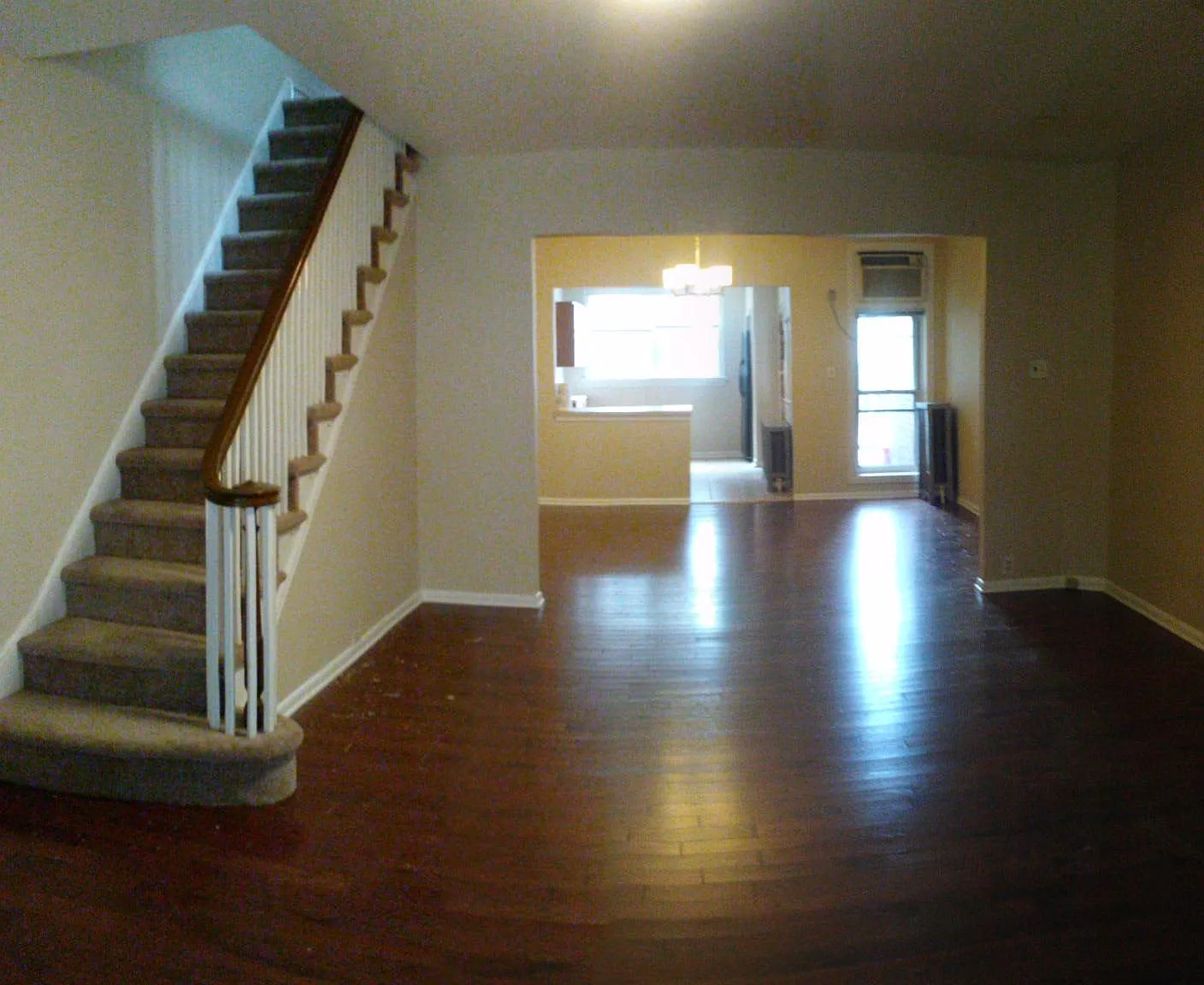 3 bed, 1.5 bath, 1200 sqft, $2,300 — Photo 1