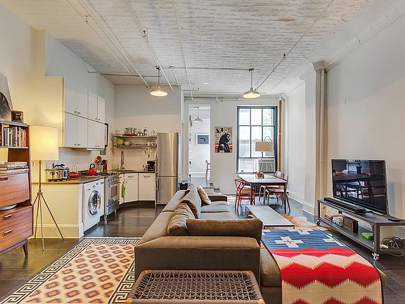 2nd image of 137-141 Duane St APT 4C