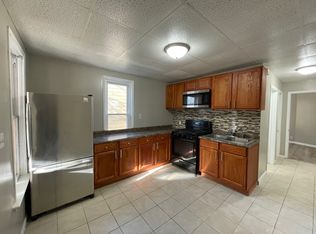 521 9th St #ST1, Rockford, IL 61104