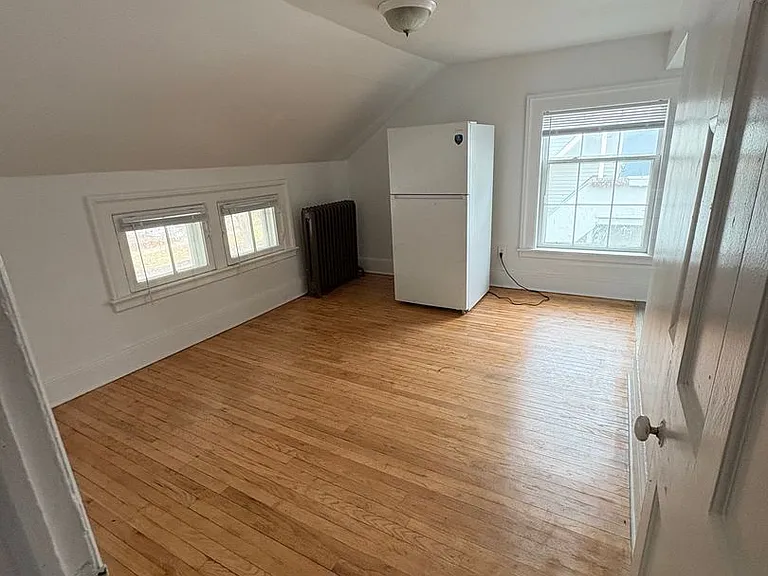 118 College Pl — Photo 9