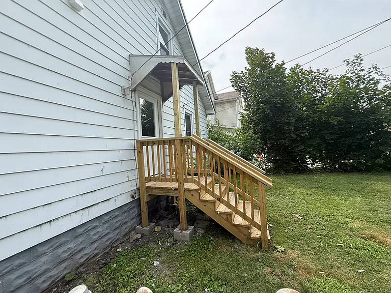 937 Howard St — Photo 12