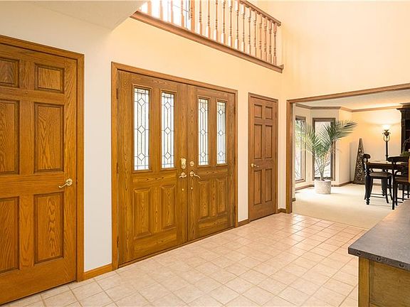 3rd image of 8593 Sunview Dr