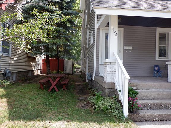 3rd image of 1426 College Ave NE