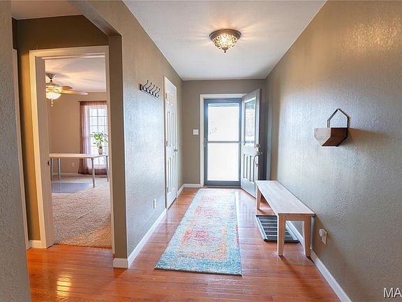 3rd image of 238 Autumn Ridge Dr