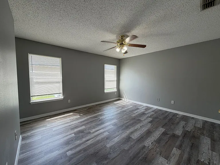 4339 Hanging Moss Dr — Photo 6