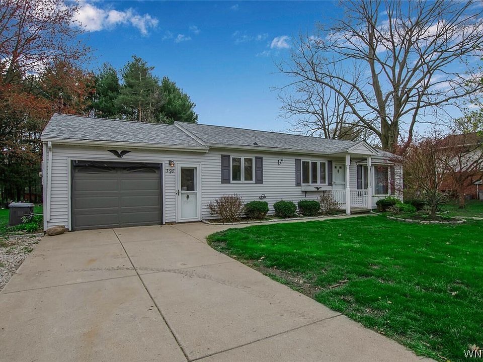 1st image of 390 Hilltop Dr