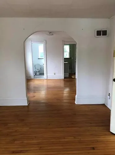 1-1417 Williamson St #2 Photo 1