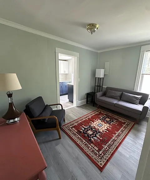 410 W College Ave — Photo 4