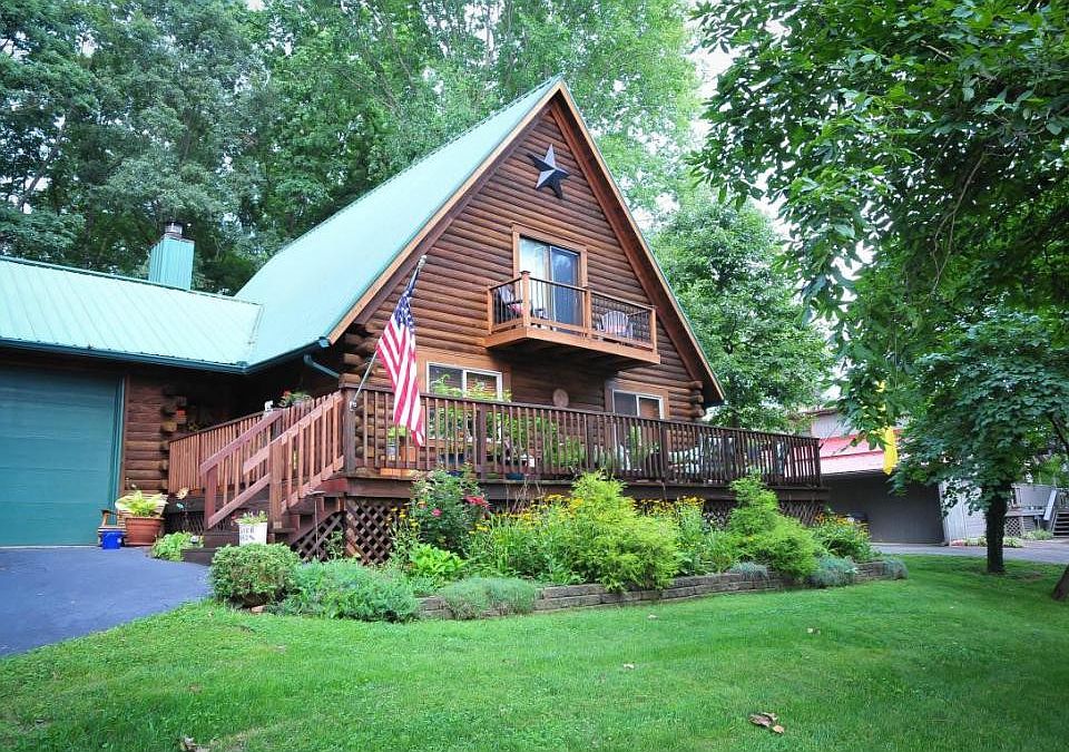 1st image of 810 Seven Oaks Dr