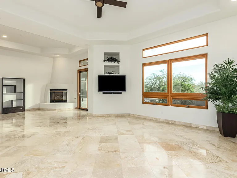 10685 E Cottontail Ln — Photo 14