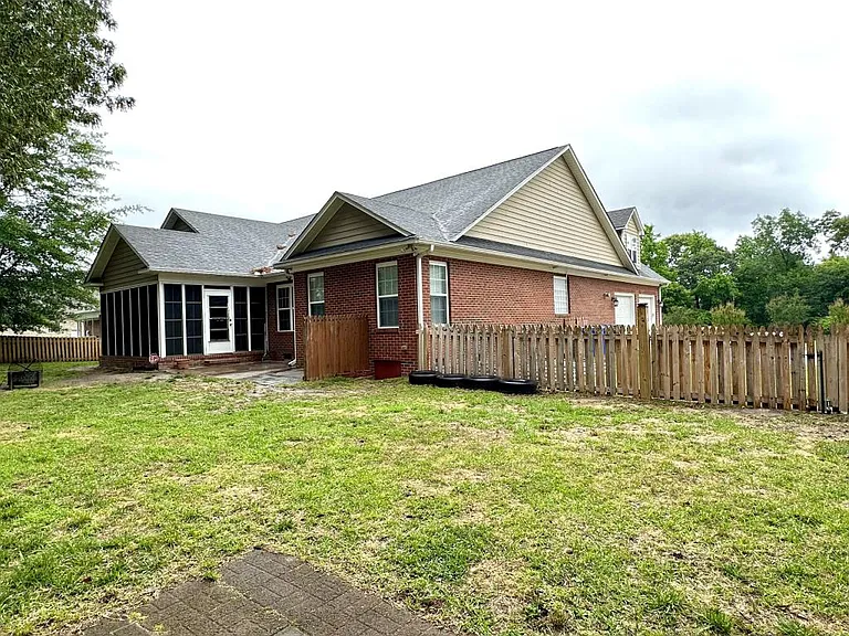 2928 Prioress Dr — Photo 28
