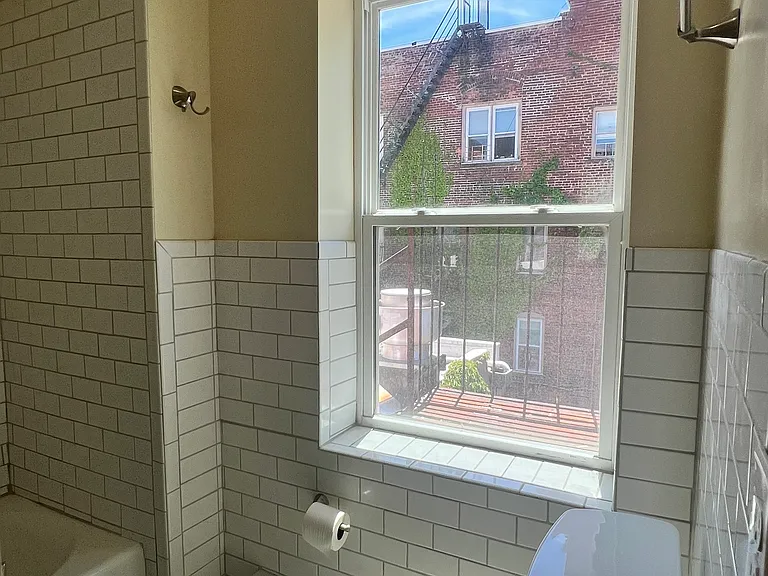 101 Washington St #3 — Photo 8