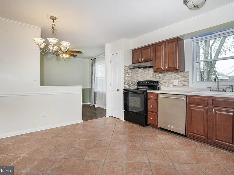107 Washington Ave — Photo 17