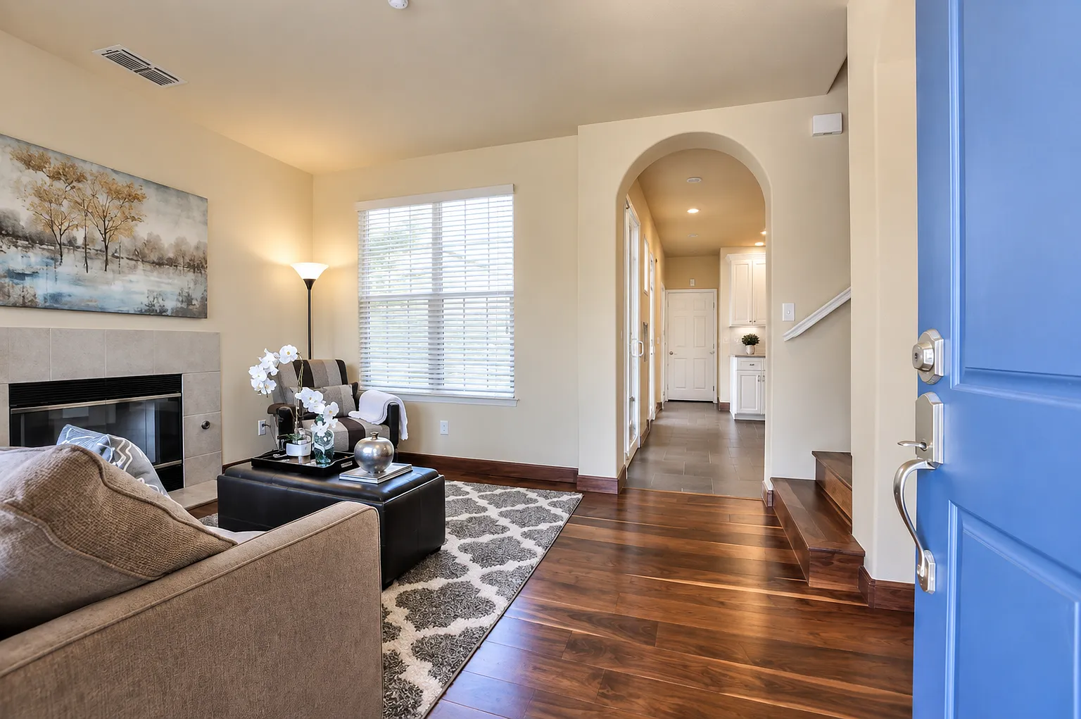 4 bed, 2.5 bath, 1690 sqft, $7,900 — Photo 3