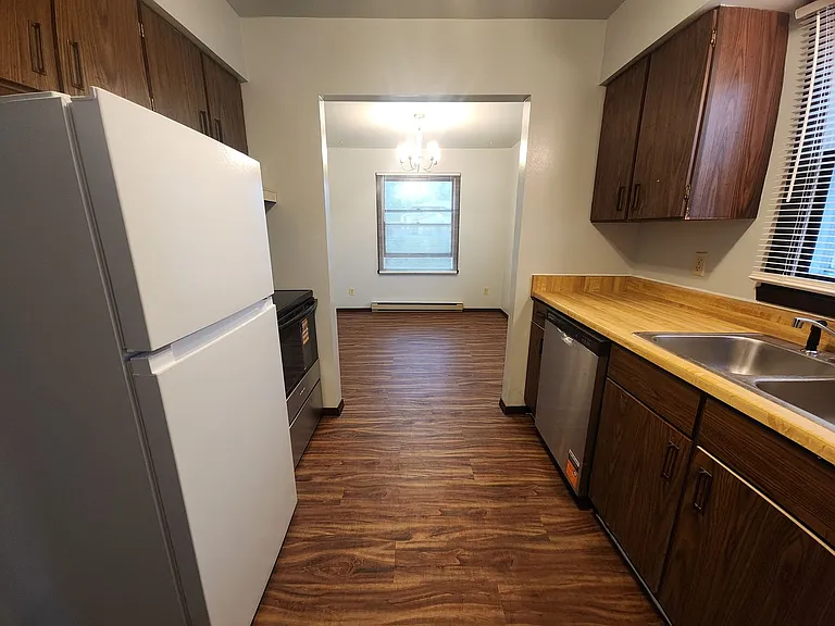 1129 Primrose Ct — Photo 11