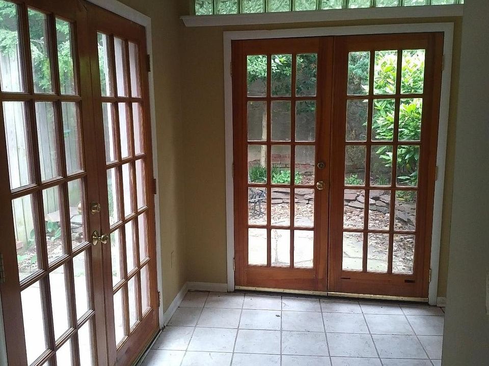 Study/ Living room with Skylight