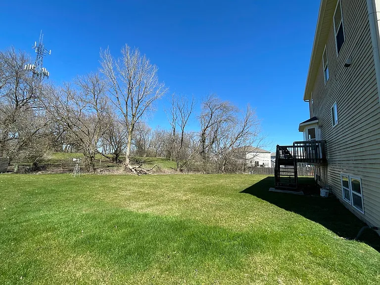 649 Linda Ct — Photo 3
