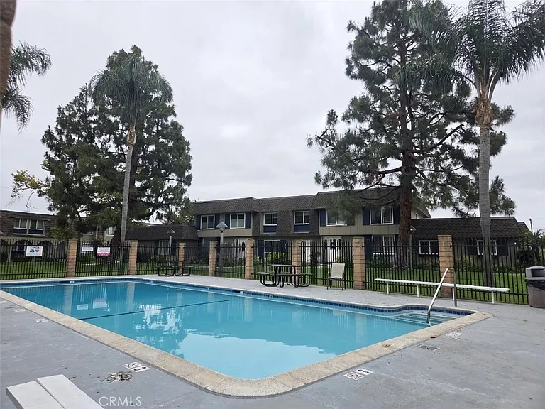 4128 Elizabeth Ct — Photo 24