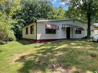 5710 Pinecrest Dr, Huntington, WV 25705