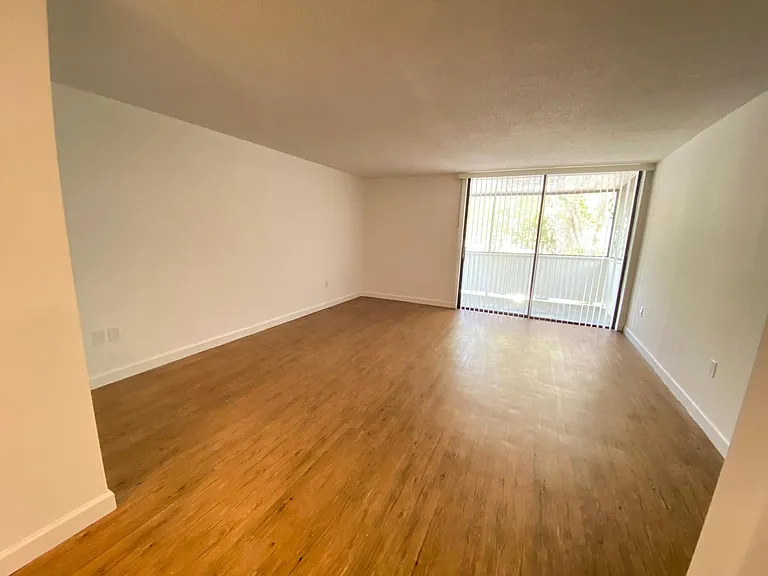 701 SW 75th St #101 — Photo 17