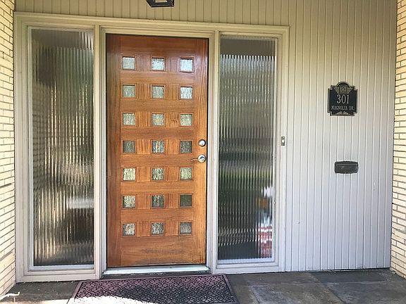3rd image of 301 Magnolia Dr