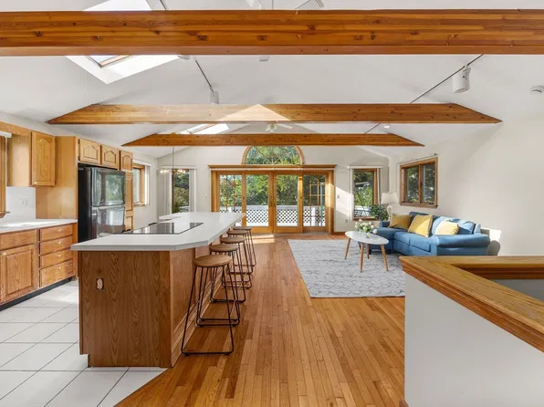 32 Brayton Rd, Brighton, MA 02135