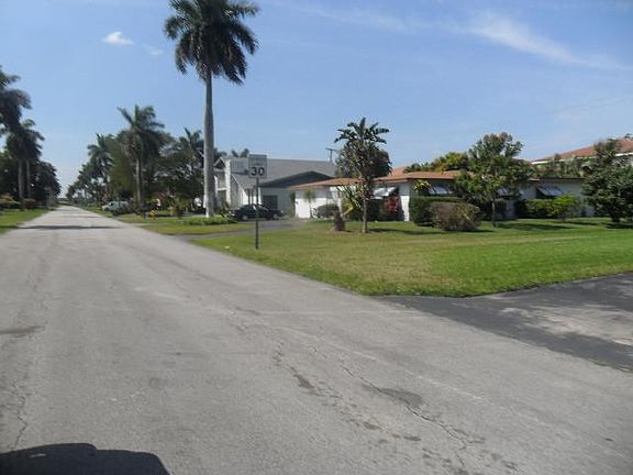 5th image of 1205 NW 203rd St
