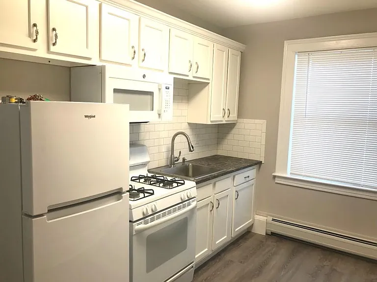 204 Alden Ave #C — Photo 6