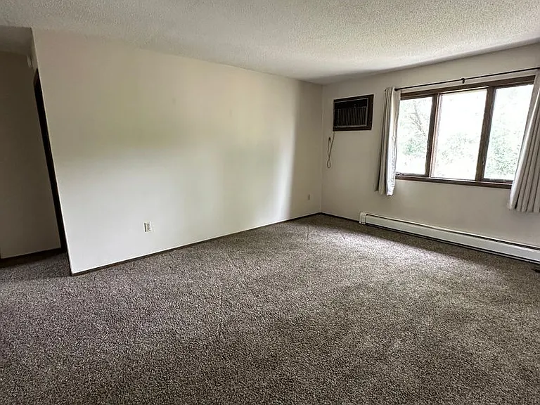 1319 32nd Ave SW — Photo 4
