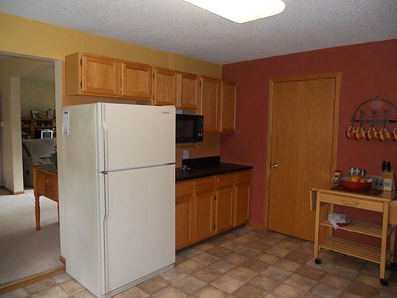 4th image of 602 2nd Ave NE