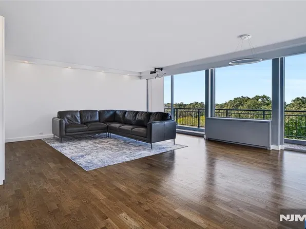 2 Horizon Road #812, Fort Lee, NJ 07024