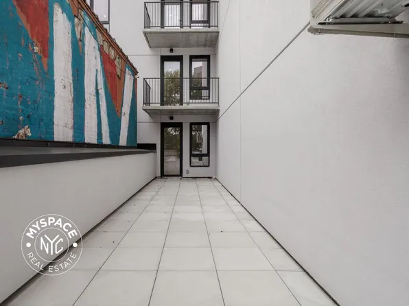 280 Meeker Avenue image 1 of 24