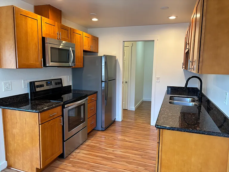 1515 NE 148th St #303 — Photo 11
