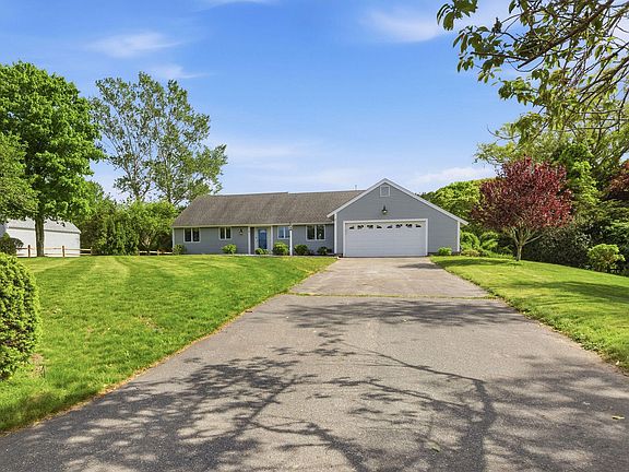 3rd image of 31 Fox Ridge Drive