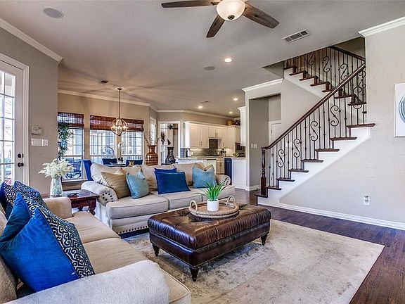 4th image of 611 Park Place Ct