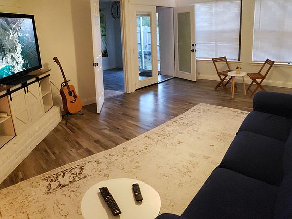 2nd image of 2756 Sunset Strip Ave #1
