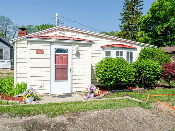 4616 Paw Paw Lake Rd, Coloma, MI 49038