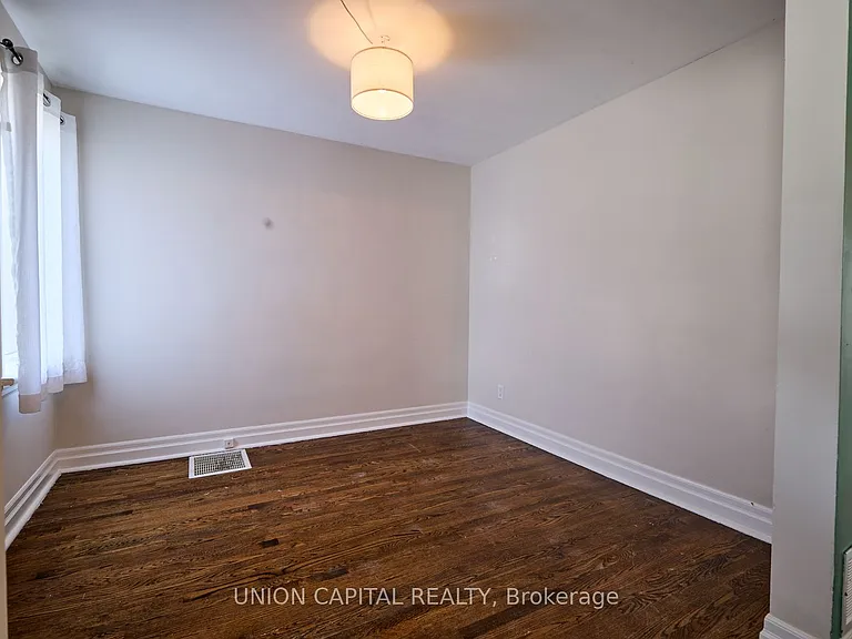 269 Haig St #UPPER — Photo 4