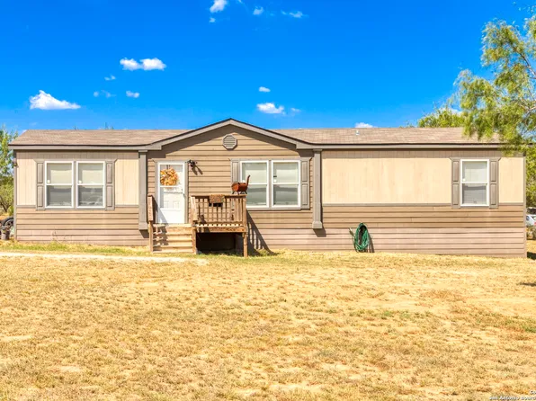 106 County Road 2662, Moore, TX 78057